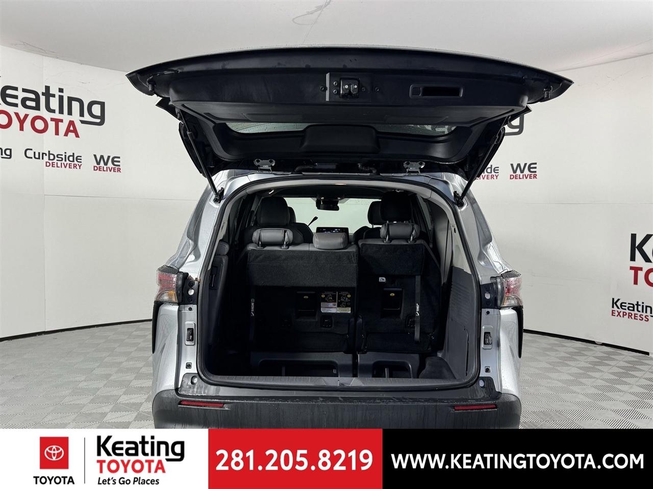 Toyota Sienna LE 8-Passenger 2023