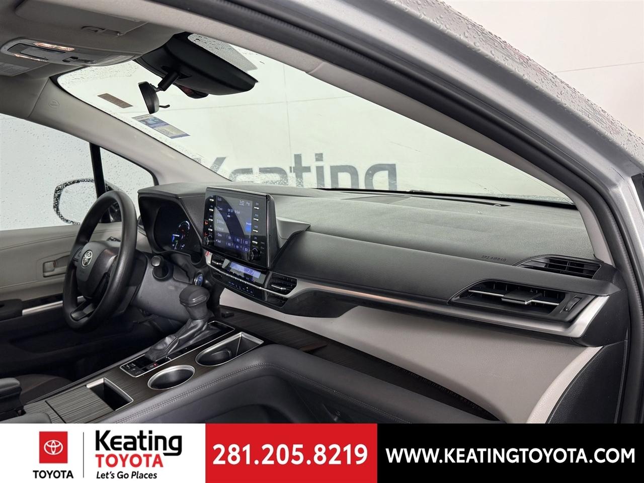 Toyota Sienna LE 8-Passenger 2023