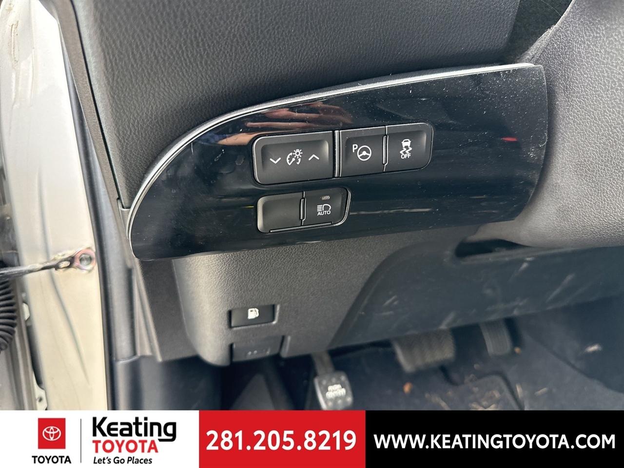 Toyota Prius LE 2020