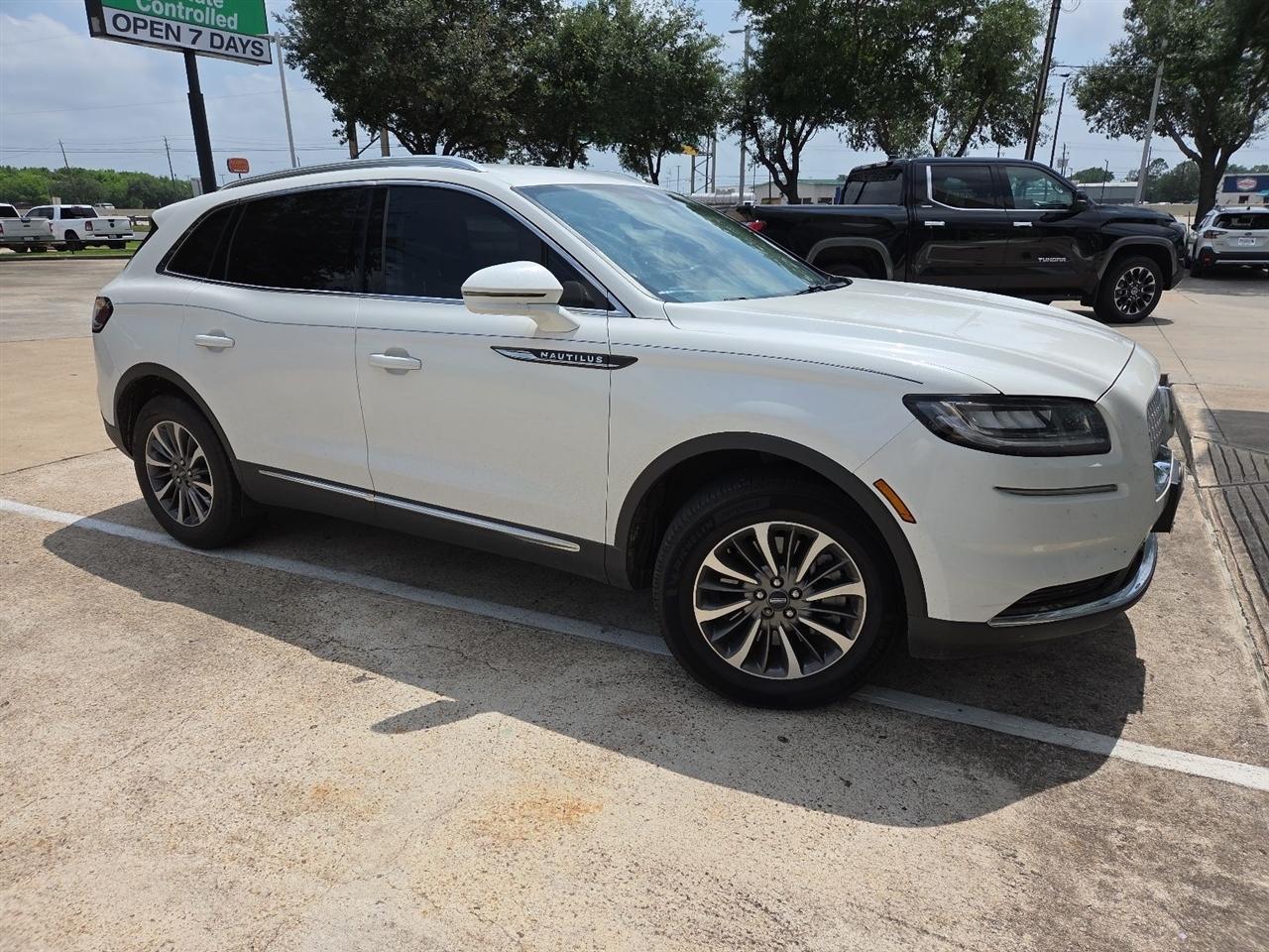 Lincoln Nautilus Base 2023