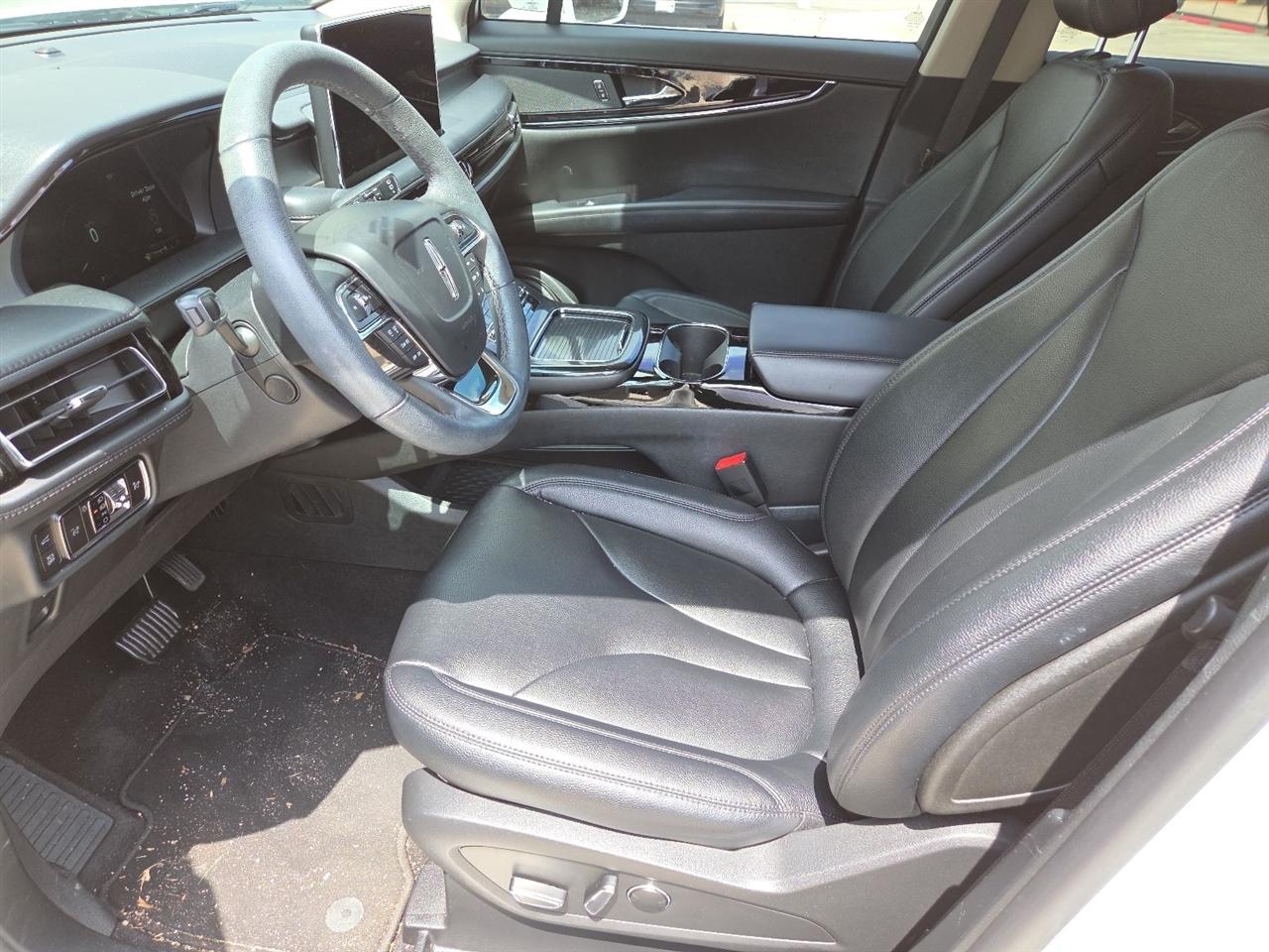 Lincoln Nautilus Base 2023