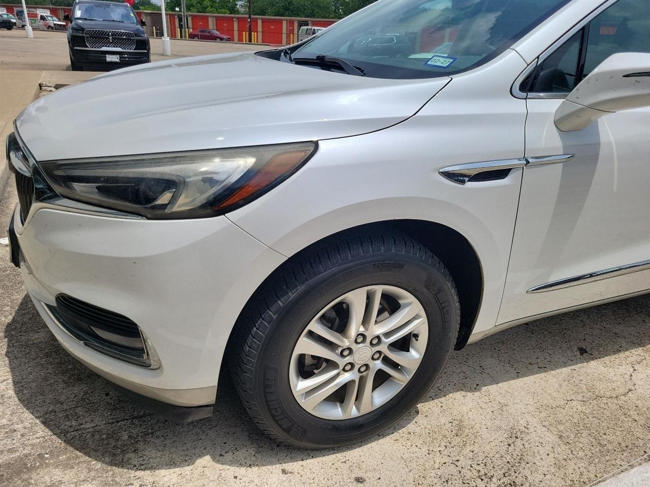 Buick Enclave Essence FWD 2018
