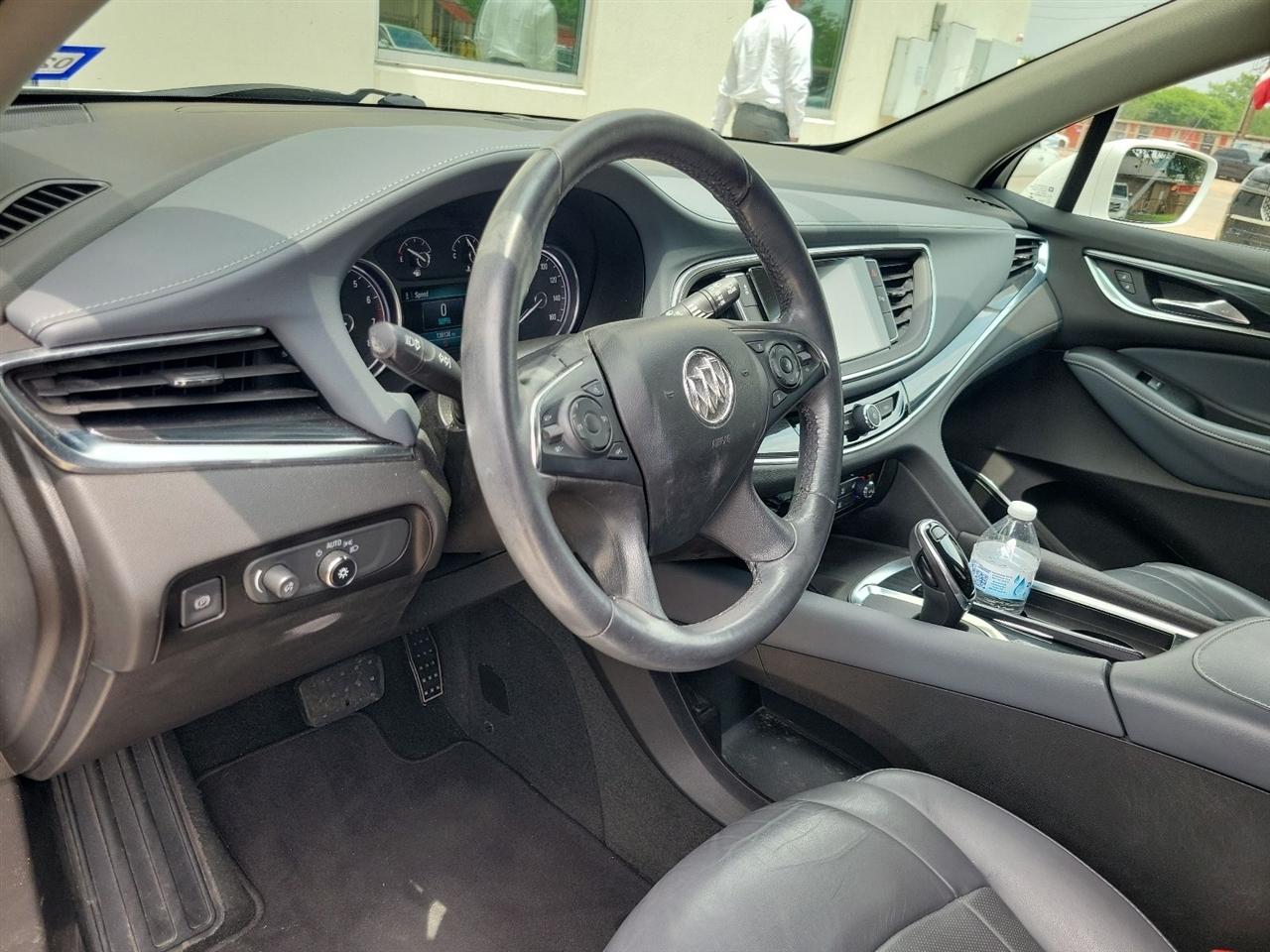 Buick Enclave Essence FWD 2018