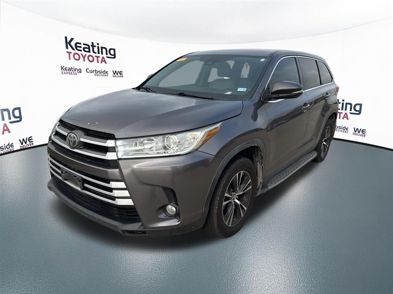 Toyota Highlander LE Plus FWD V6 2019