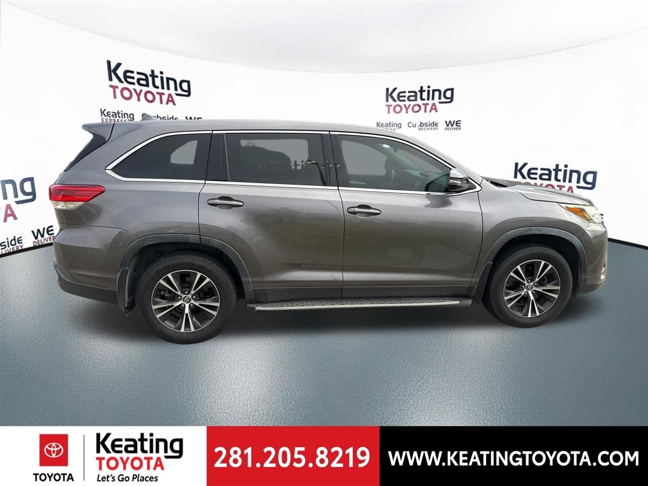 Toyota Highlander LE Plus FWD V6 2019