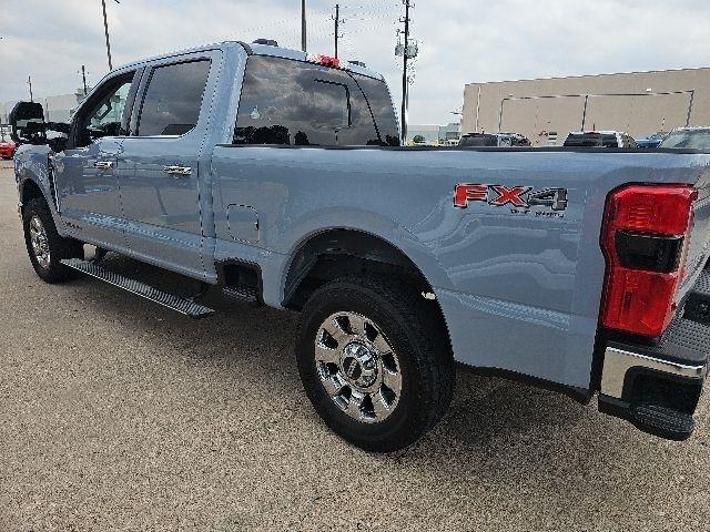 Ford F-250 SD Lariat Crew Cab 4WD 2025