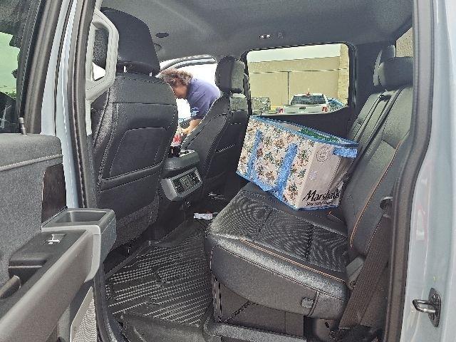 Ford F-250 SD Lariat Crew Cab 4WD 2025