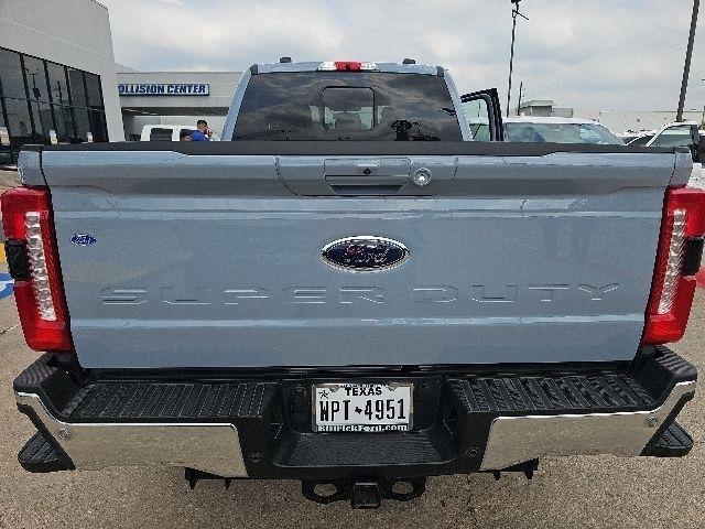 Ford F-250 SD Lariat Crew Cab 4WD 2025