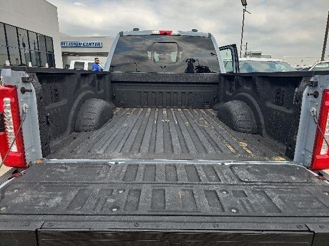 Ford F-250 SD Lariat Crew Cab 4WD 2025