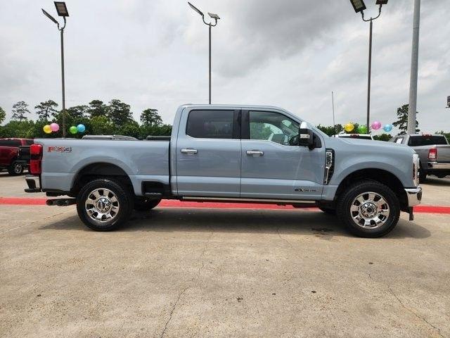 Ford F-250 SD Lariat Crew Cab 4WD 2025