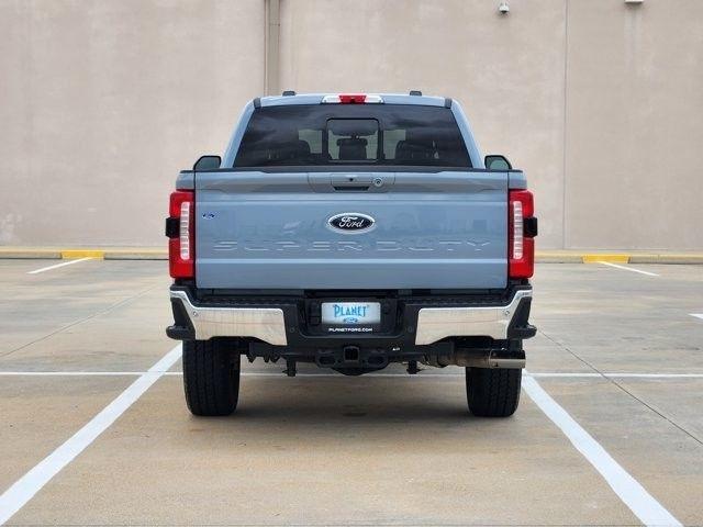 Ford F-250 SD Lariat Crew Cab 4WD 2025