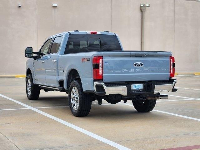 Ford F-250 SD Lariat Crew Cab 4WD 2025