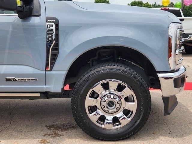 Ford F-250 SD Lariat Crew Cab 4WD 2025