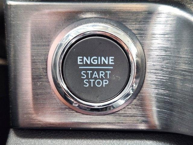 Ford F-250 SD Lariat Crew Cab 4WD 2025