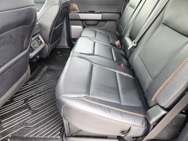 Ford F-250 SD Lariat Crew Cab 4WD 2025