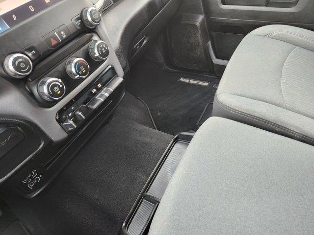 RAM 2500 Tradesman Crew Cab SWB 4WD 2024