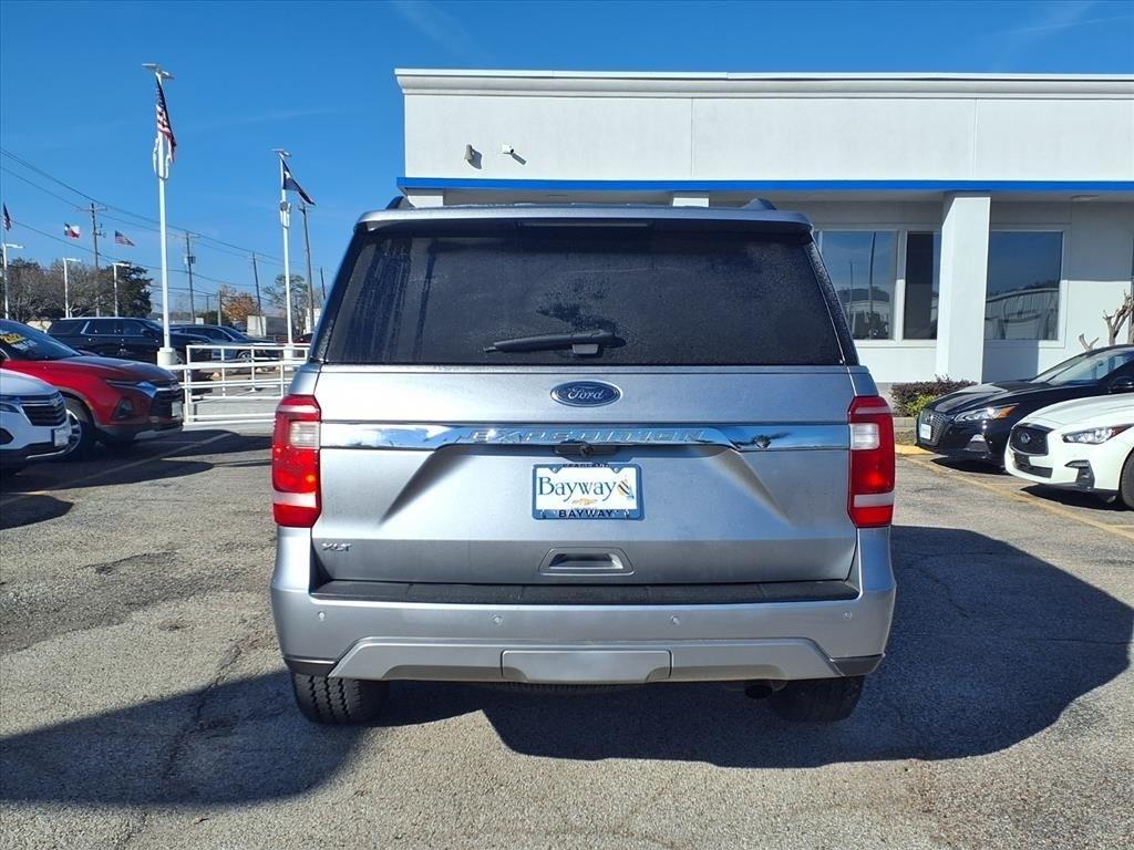 Ford Expedition XLT 2021