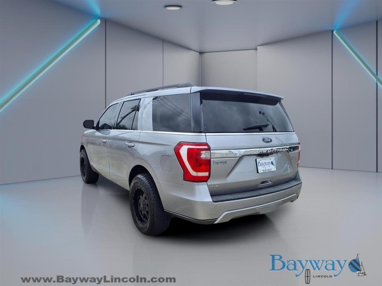 Ford Expedition XLT 2021