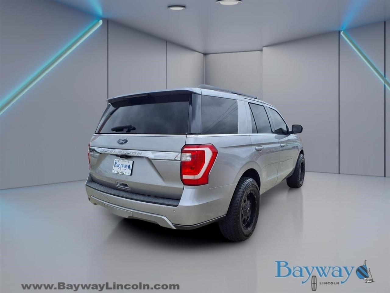Ford Expedition XLT 2021