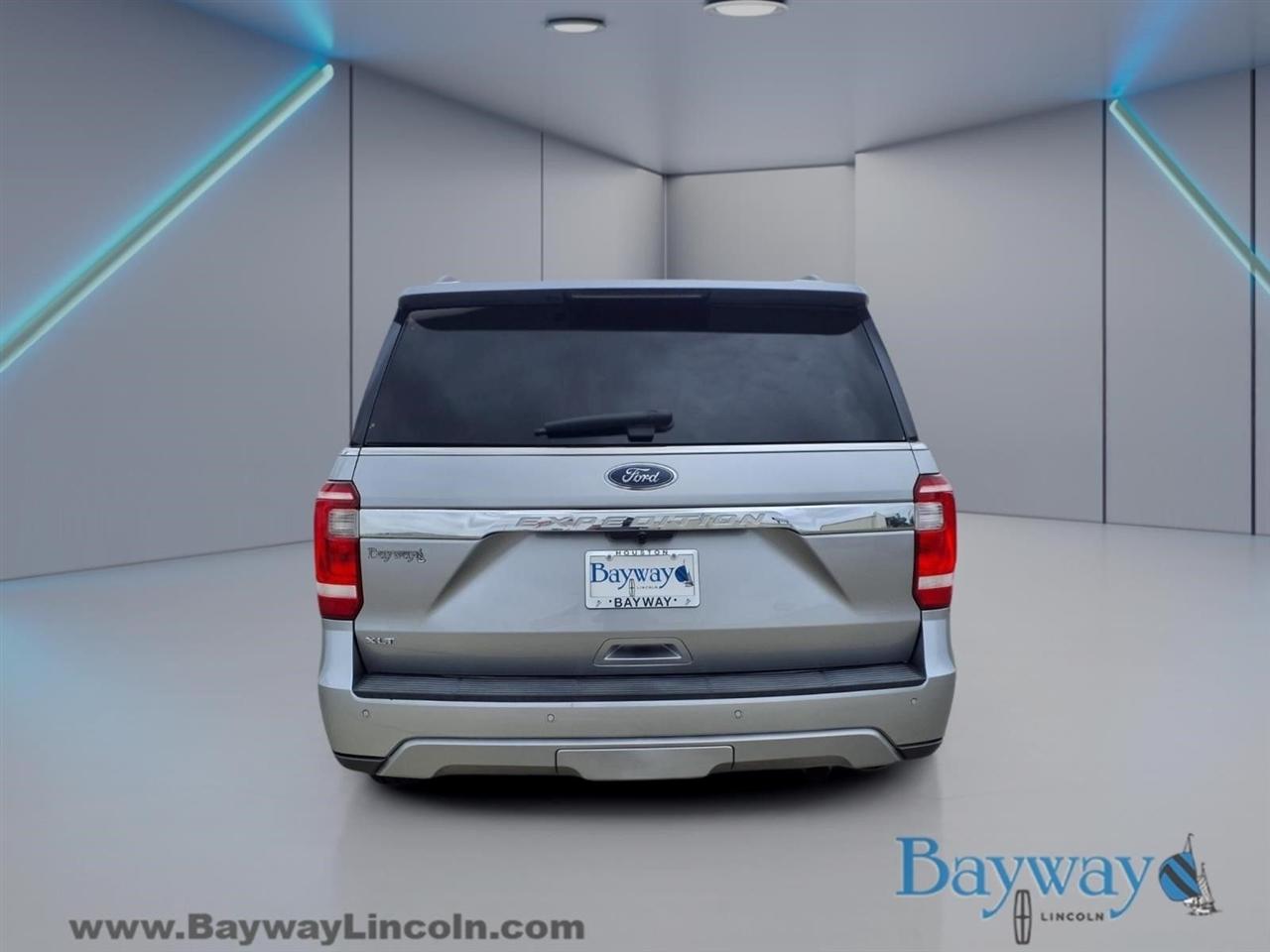 Ford Expedition XLT 2021