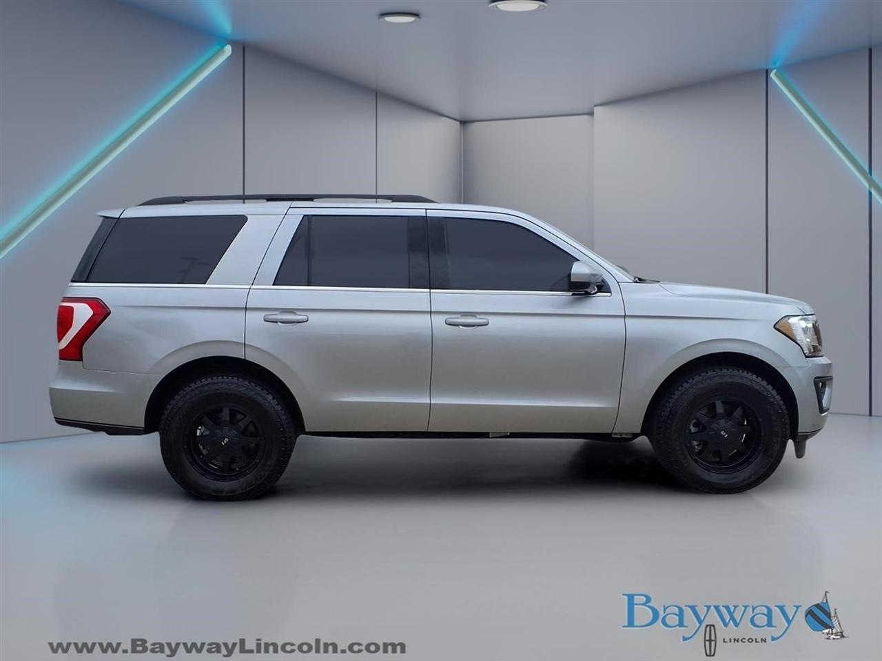 Ford Expedition XLT 2021