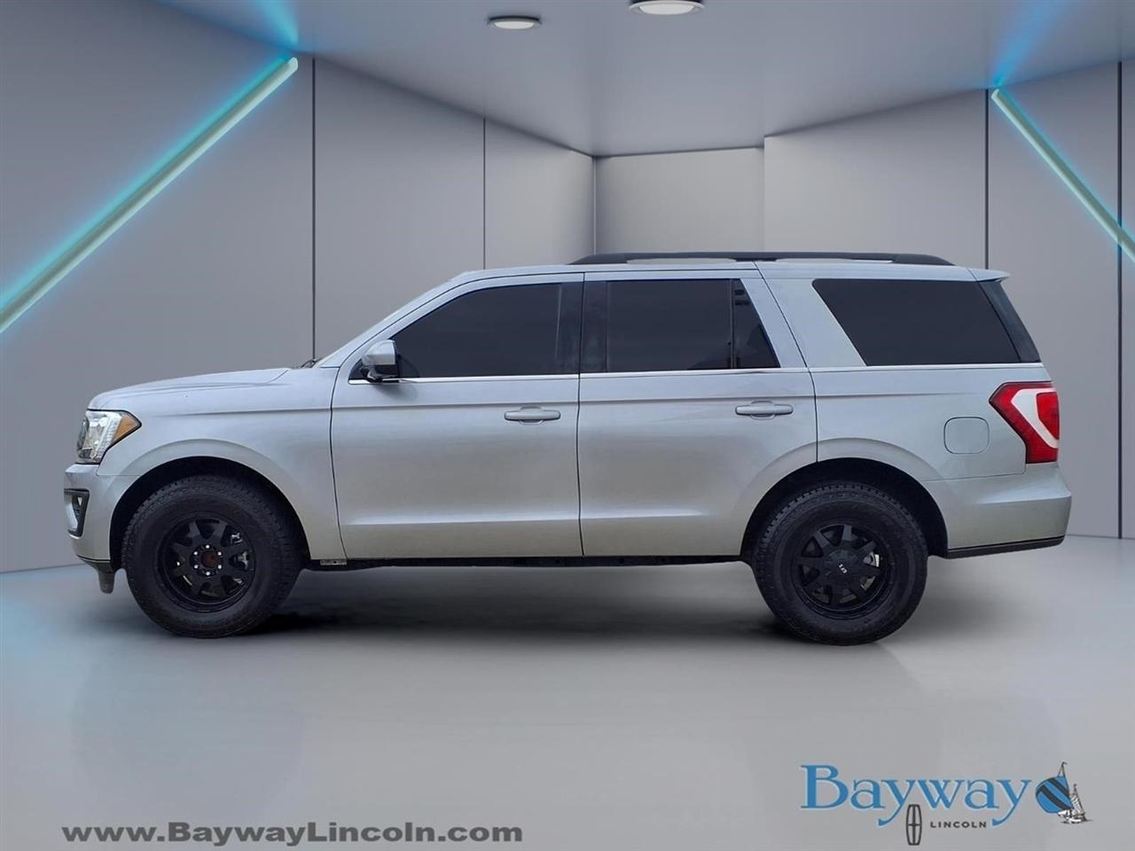 Ford Expedition XLT 2021