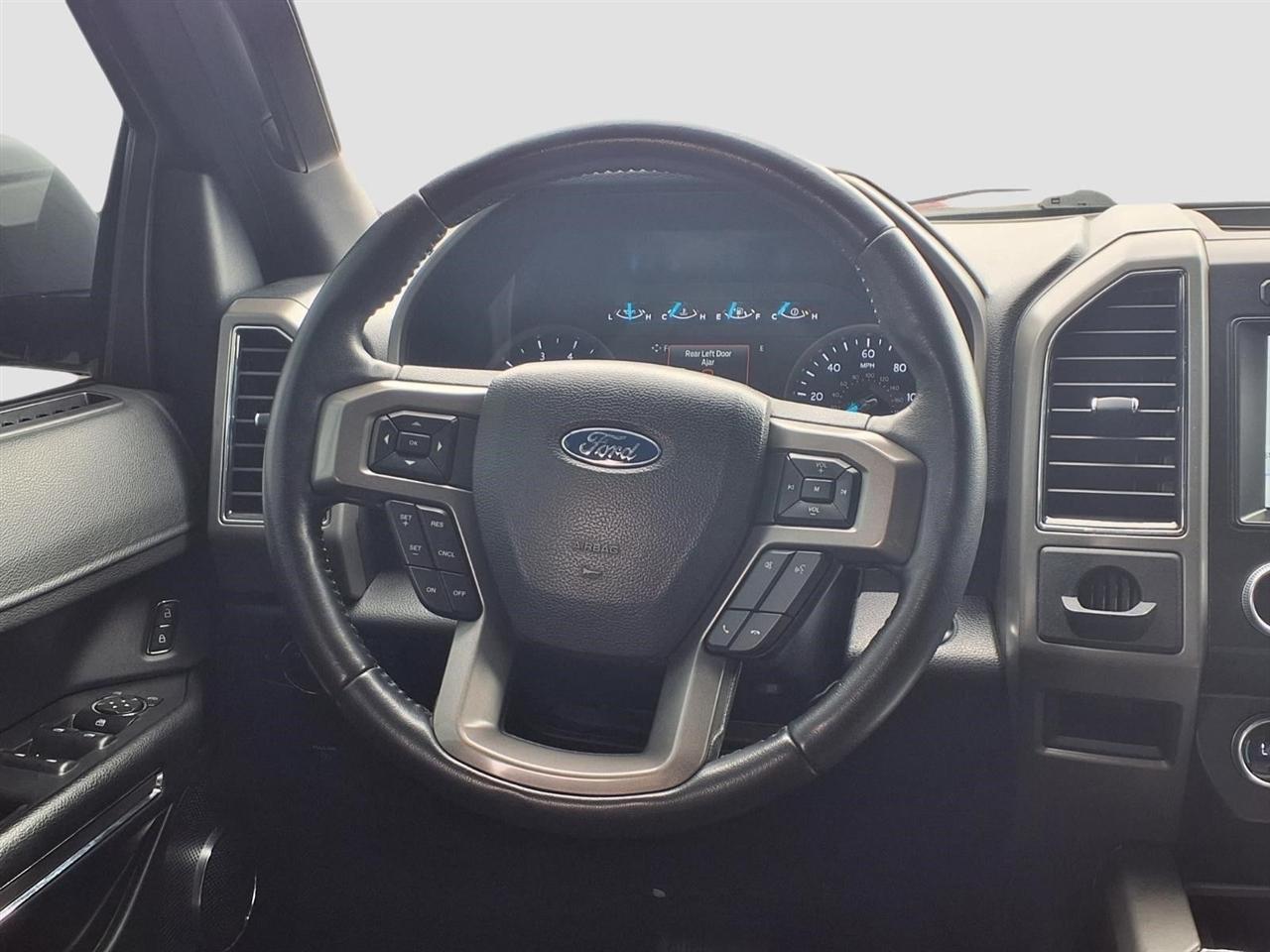 Ford Expedition XLT 2021