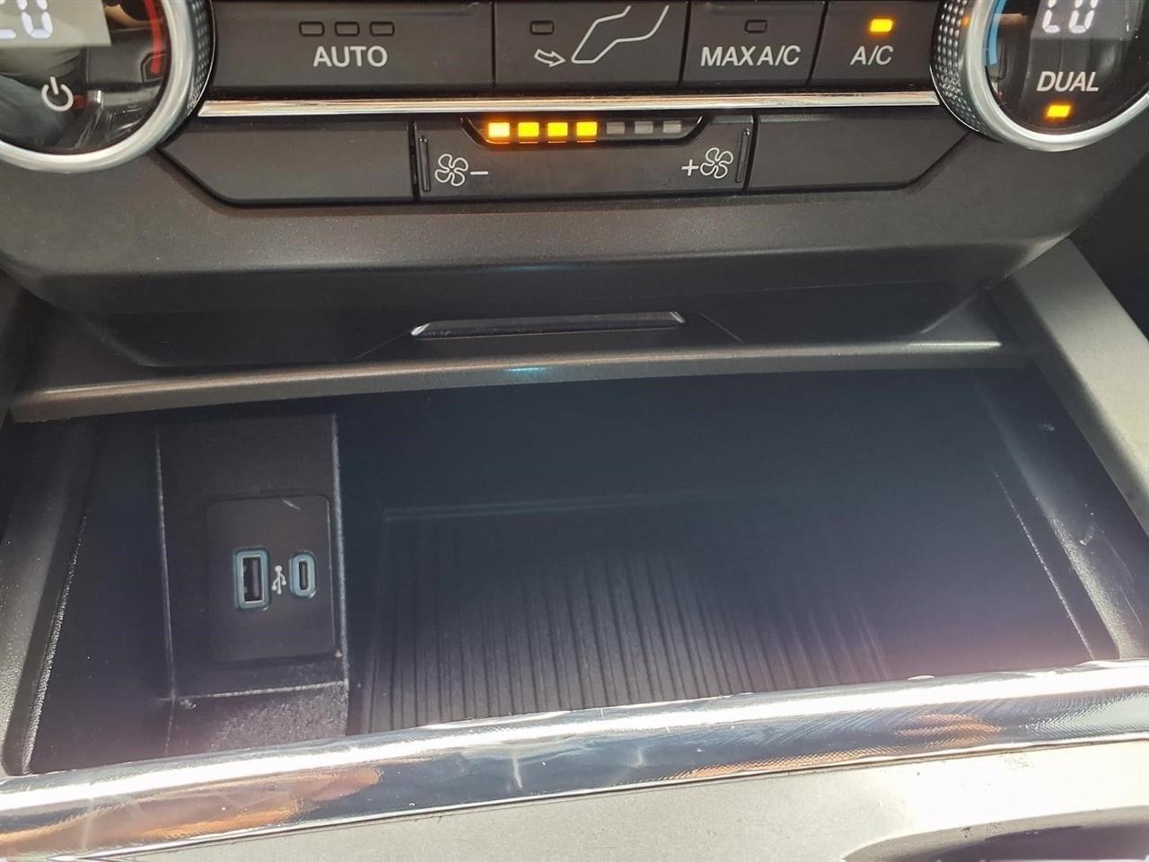 Ford Expedition XLT 2021