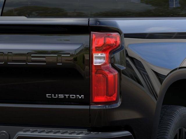 Chevrolet Silverado 1500 Custom Crew Cab 2WD 2026