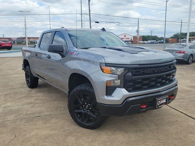 Chevrolet Silverado 1500 Trail Boss Custom Crew Cab 4WD 2024
