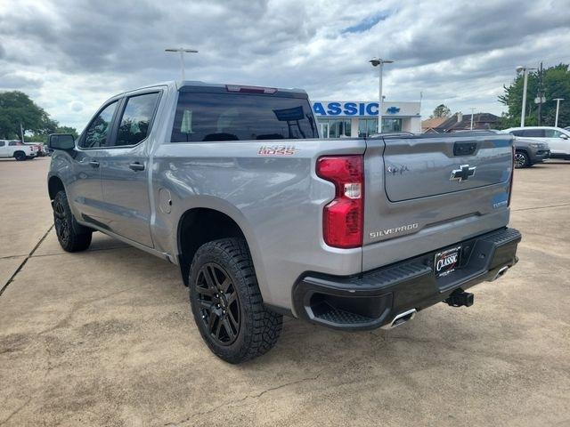 Chevrolet Silverado 1500 Trail Boss Custom Crew Cab 4WD 2024