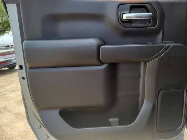 Chevrolet Silverado 1500 Trail Boss Custom Crew Cab 4WD 2024