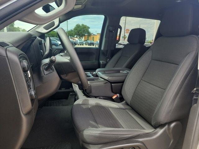 Chevrolet Silverado 1500 Trail Boss Custom Crew Cab 4WD 2024