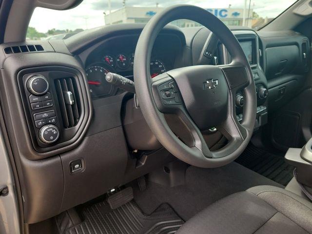Chevrolet Silverado 1500 Trail Boss Custom Crew Cab 4WD 2024