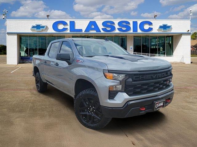 Chevrolet Silverado 1500 Trail Boss Custom Crew Cab 4WD 2024