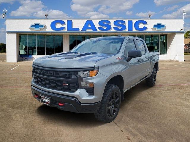 Chevrolet Silverado 1500 Trail Boss Custom Crew Cab 4WD 2024