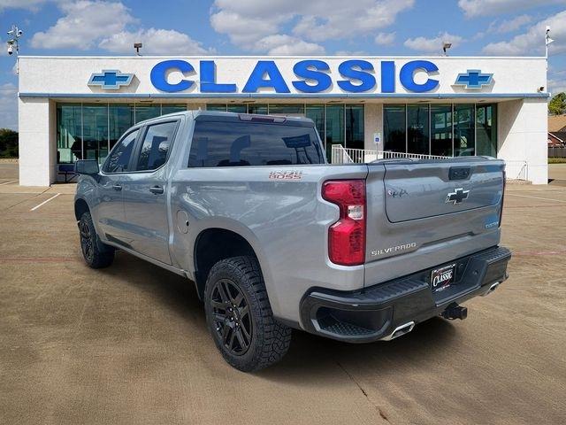 Chevrolet Silverado 1500 Trail Boss Custom Crew Cab 4WD 2024