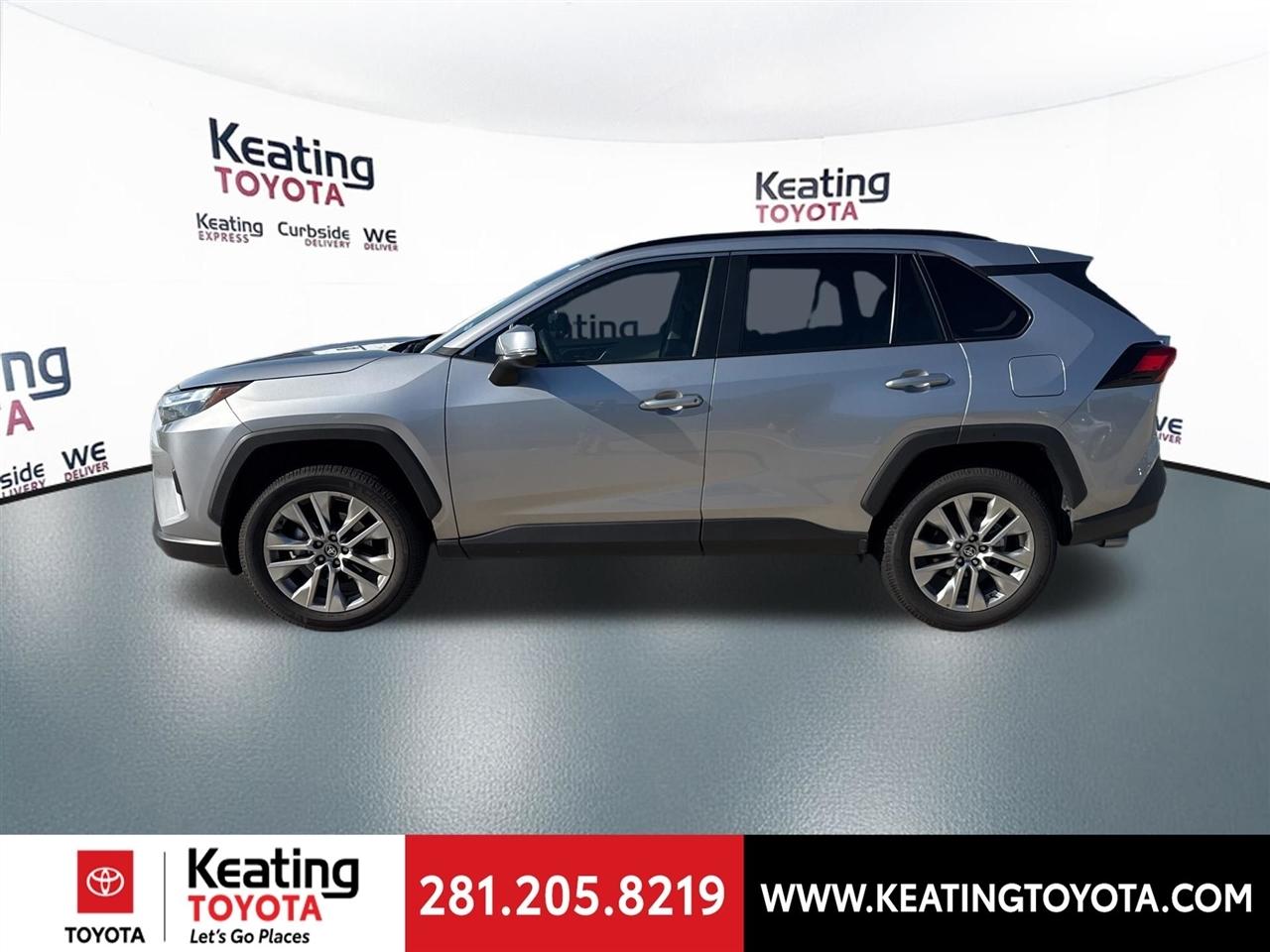 Toyota RAV4 XLE Premium 2024