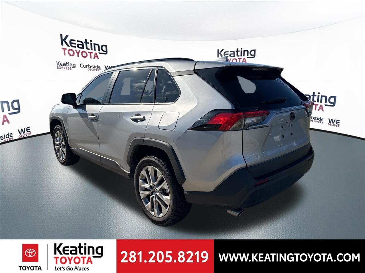 Toyota RAV4 XLE Premium 2024