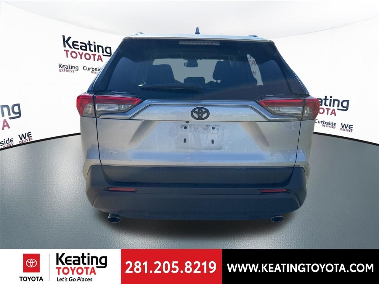Toyota RAV4 XLE Premium 2024