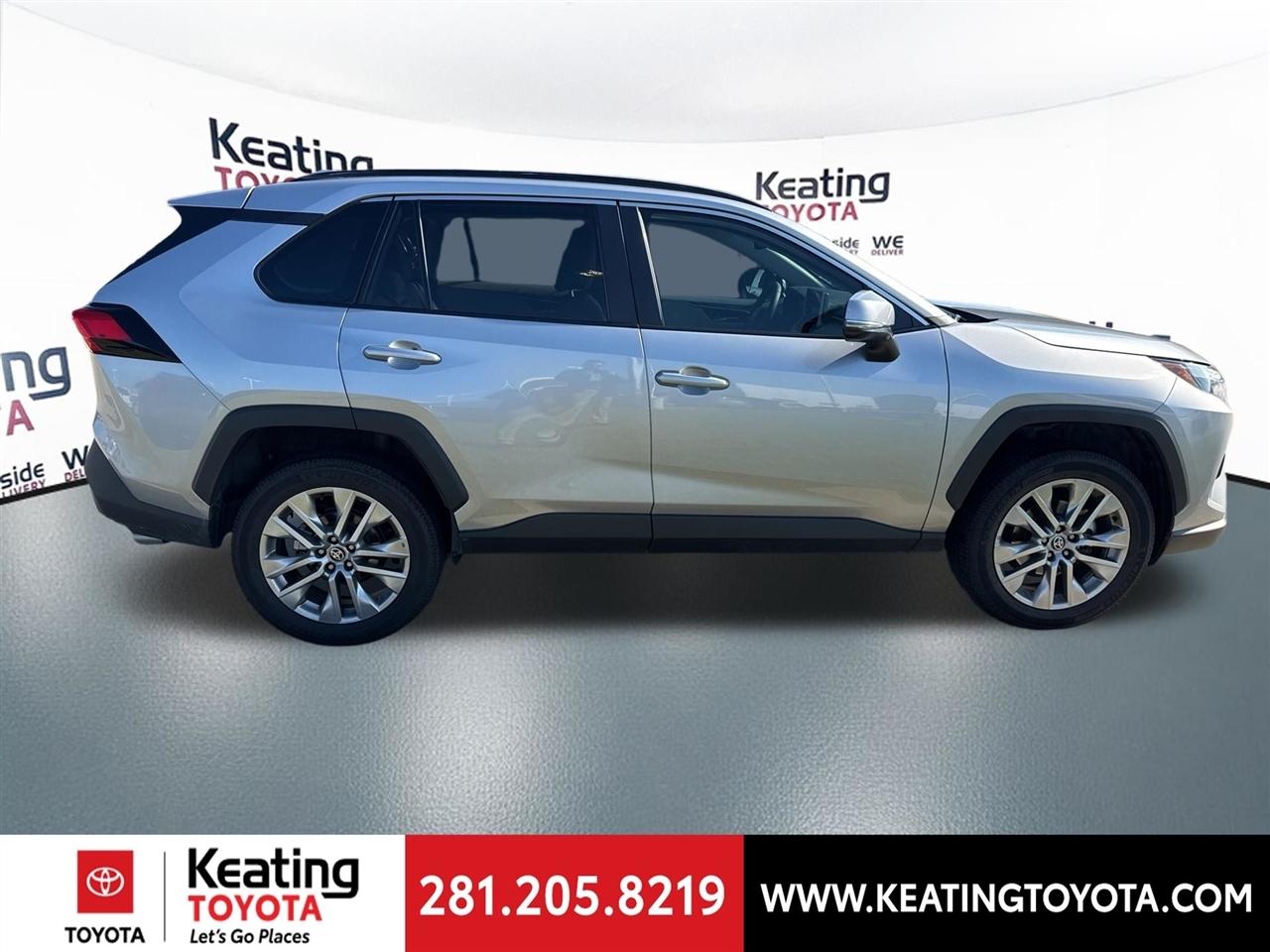 Toyota RAV4 XLE Premium 2024