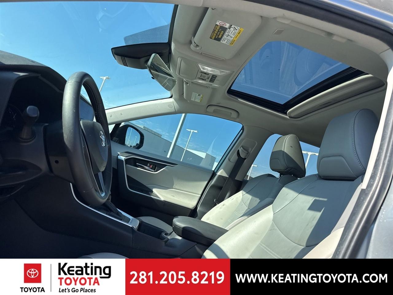 Toyota RAV4 XLE Premium 2024