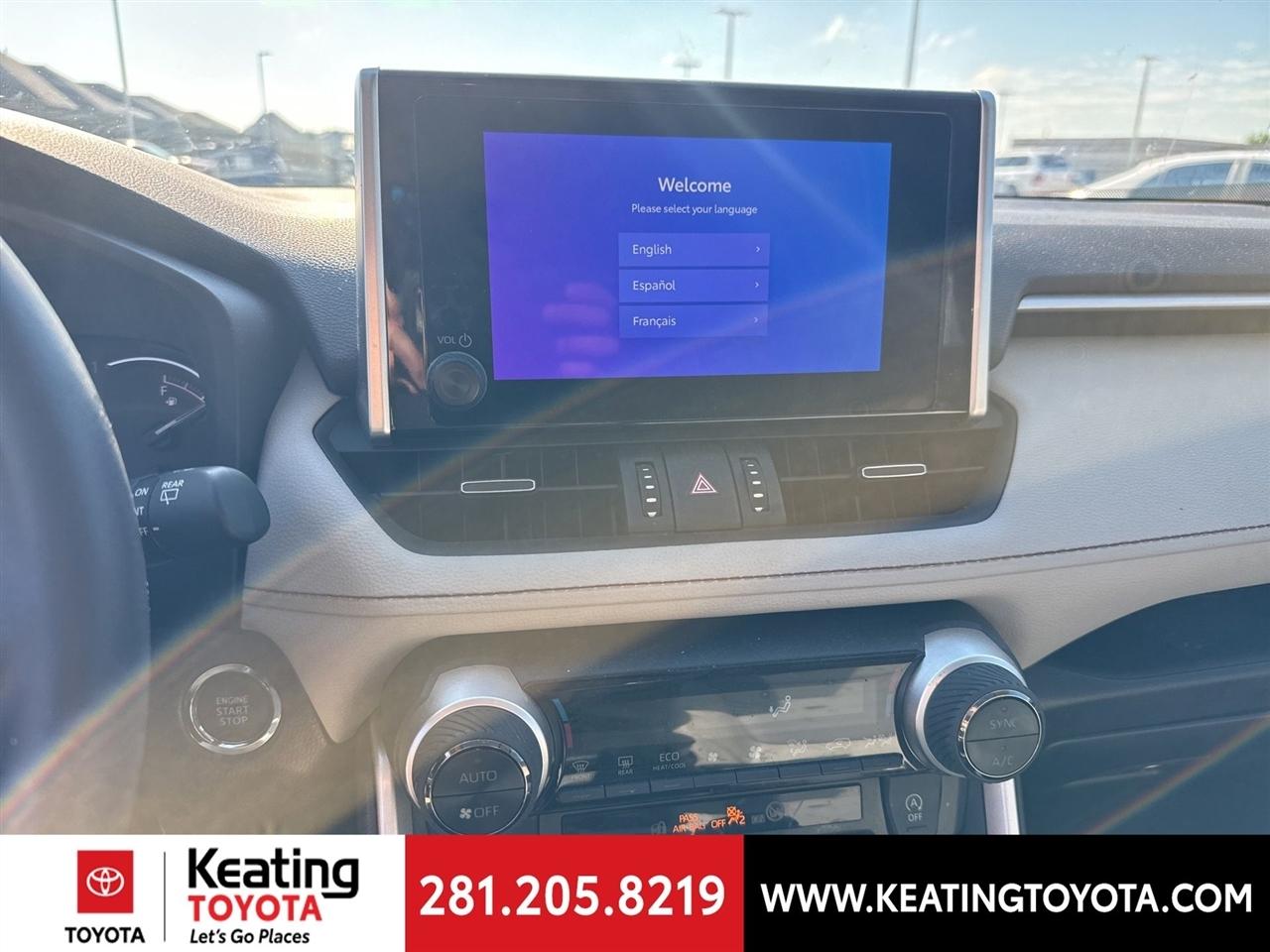 Toyota RAV4 XLE Premium 2024