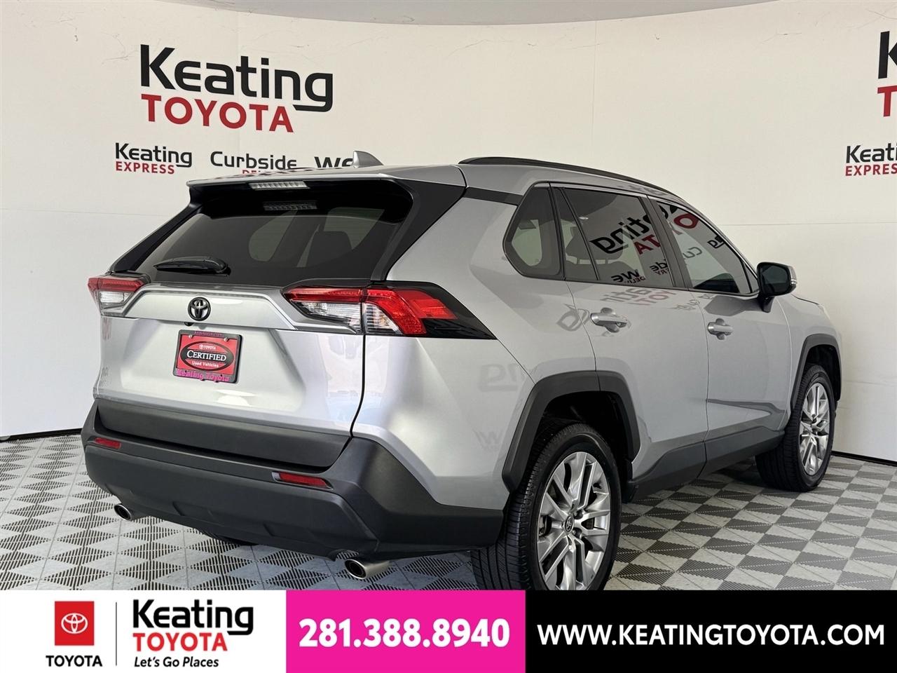 Toyota RAV4 XLE Premium 2024