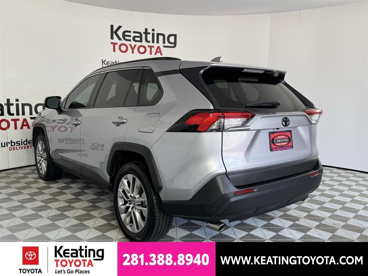 Toyota RAV4 XLE Premium 2024