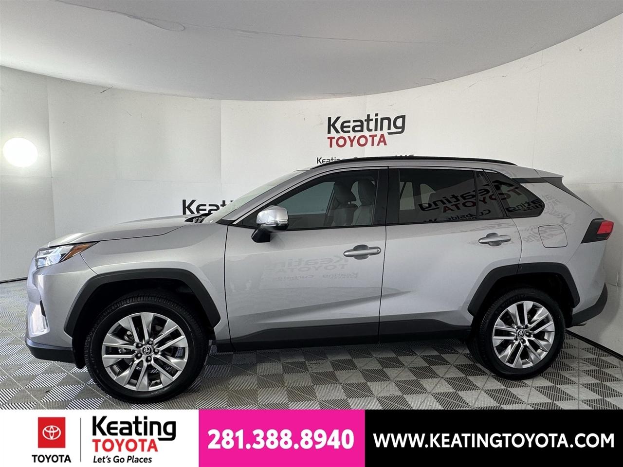 Toyota RAV4 XLE Premium 2024