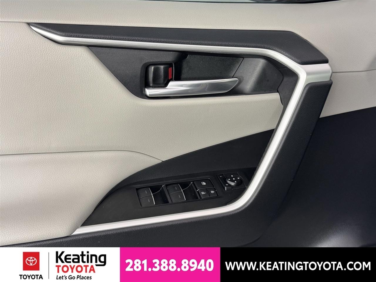 Toyota RAV4 XLE Premium 2024