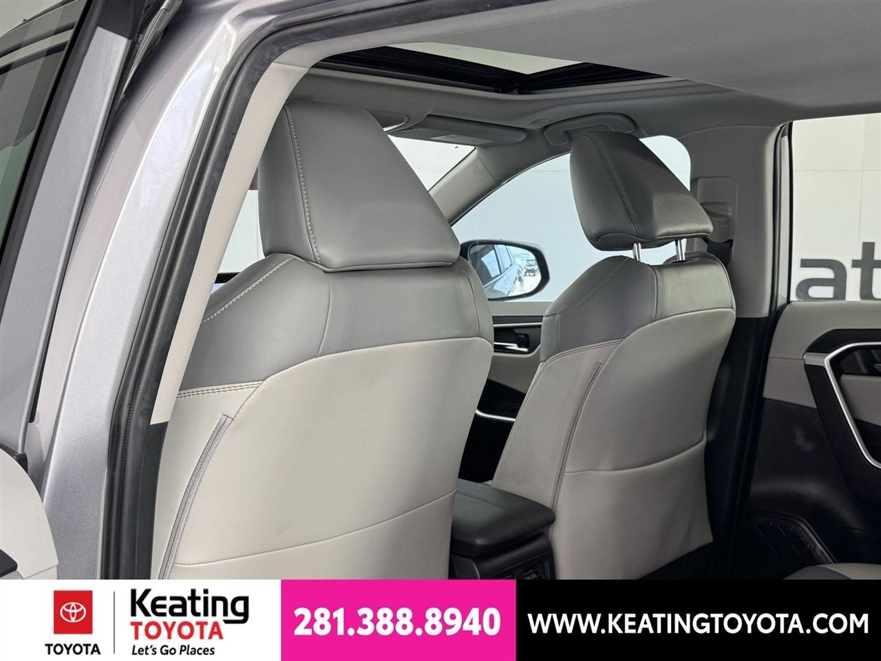 Toyota RAV4 XLE Premium 2024