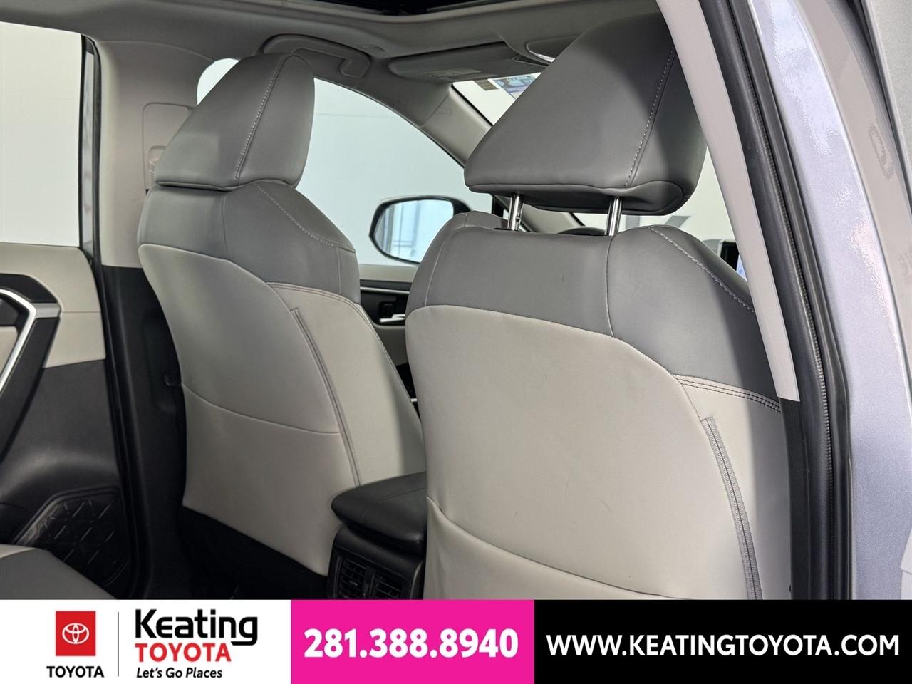 Toyota RAV4 XLE Premium 2024
