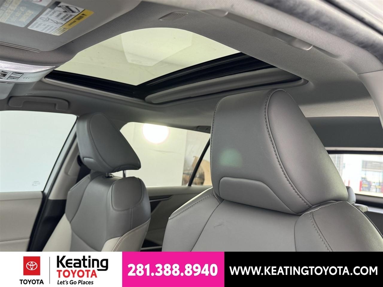 Toyota RAV4 XLE Premium 2024